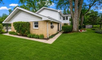 2110 E Eastman Ct, Arlington Heights, IL 60004