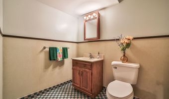 831 W Gebhard Ln, Alden, NY 14004