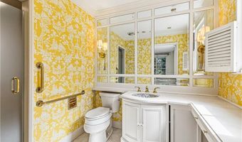 28 S Hill Dr, Cranston, RI 02920