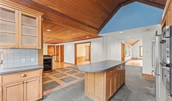 180 Ross Hill Rd, Charlestown, RI 02813