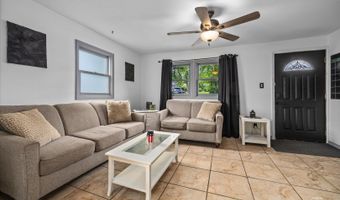 1527 N Harrison St, Algonquin, IL 60102