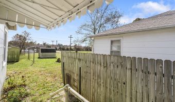 304 E Cofield St, Aurora, MO 65605