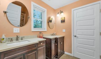 76 Curries Way, Brookfield, NH 03872