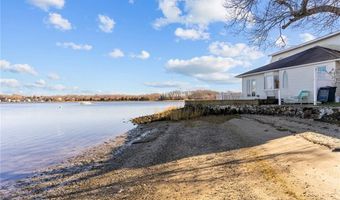 99 Smith St, Bristol, RI 02809