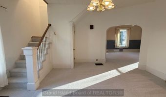 709 N St, Aurora, NE 68818