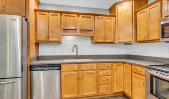 6686 Woodcrest Dr, Avon, IN 46123