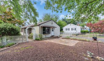73 Locker St, Beachwood, NJ 08722