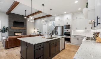 4301 S 87th Pl, Bentonville, AR 72713