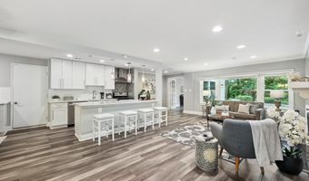 7400 BRADDOCK Rd, Annandale, VA 22003