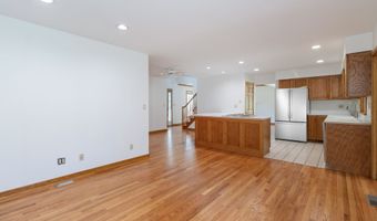 9 Howd Ave, Branford, CT 06405