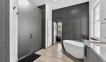 526 ISLEBAY Dr, Apollo Beach, FL 33572