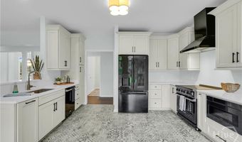 12 Amberwood Cir, Savannah, GA 31405