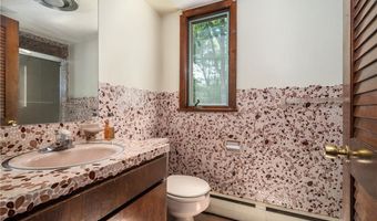 1 Rocky Crest Rd, Cumberland, RI 02864