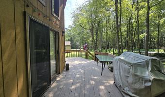 8 Running Bear Ln, Albrightsville, PA 18210