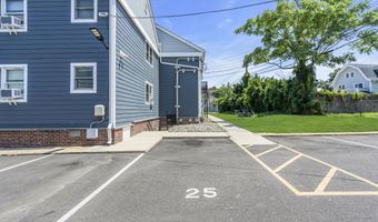 304 Deal Lake Dr 34, Asbury Park, NJ 07712