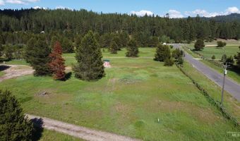 16 Smiths Ferry Dr, Cascade, ID 83611