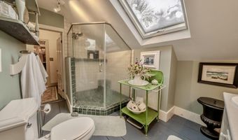 18 Waldo Ave, Belfast, ME 04915