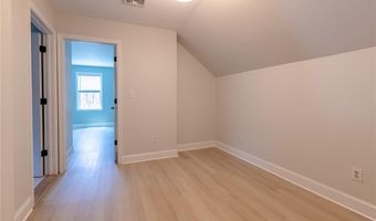 122 Sylvan Dr, East Greenwich, RI 02818