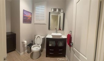 8200 E Brookdale Ln, Anaheim, CA 92807
