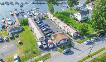 24 Bethune St, Alexandria Bay, NY 13607