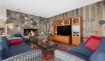 4 Mulberry Rd, Bristol, RI 02809