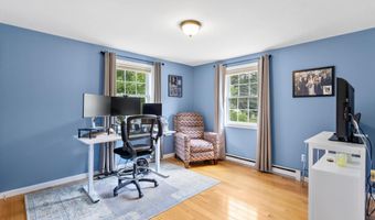 6 Gumpas Hill Rd, Pelham, NH 03076
