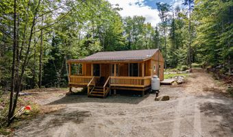 8 Magnolia Ln, Starks, ME 04911