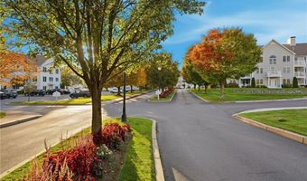 40 Saw Mill Dr 204, North Kingstown, RI 02852