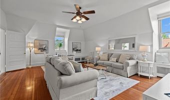 434 Bellevue Ave 3A, Newport, RI 02840