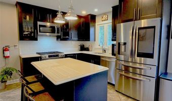 202 Pleasant Ave, Bergenfield, NJ 07621