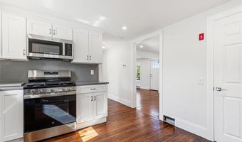 5 Taylor Ct, Cumberland, RI 02864