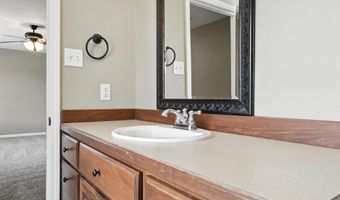 419 Sharon Oaks Ct, Benton, AR 72019