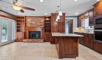 927 Macklyn Ln, Bartlesville, OK 74006