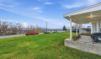 1107 11th St, Benton City, WA 99320