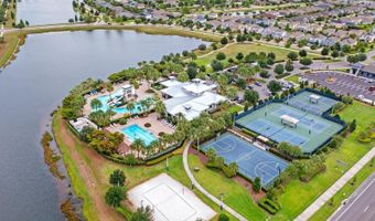 7631 PARADISO Dr, Apollo Beach, FL 33572