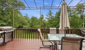 3 Larissa Ct, Airmont, NY 10952