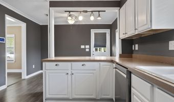 956 Old Spanish Trl, Bay St. Louis, MS 39520