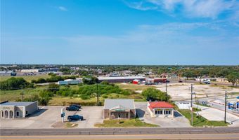 901 Flournoy, Alice, TX 78332