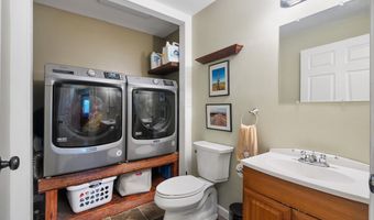 7 Woodlawn Rd, Raymond, NH 03077