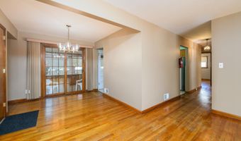 570 Garfield Ave, Belford, NJ 07718