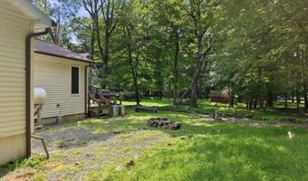 12 Highpoint Dr, Albrightsville, PA 18210