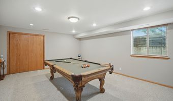 4942 Hemingway Dr, Ames, IA 50014