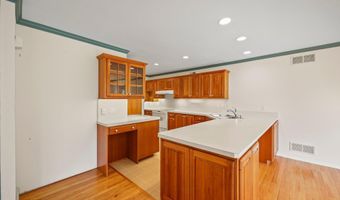 151 S Main St, Allentown, NJ 08501