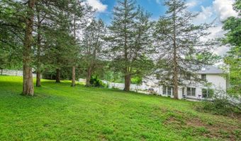 1 Victoria Pines Ln, Andover, NJ 07848