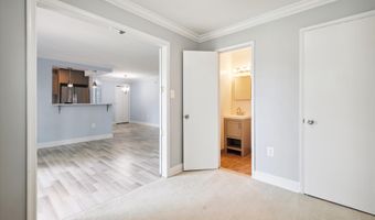 5909 QUANTRELL Ave 203, Alexandria, VA 22312
