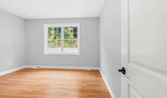 222 Briarwood Ct, Albany, NY 12203