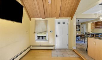 53 School St, Johnston, RI 02919