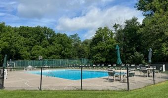 355 Mohegan Ci, Andover, NJ 07848
