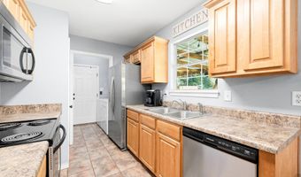 978 Grandmas Pl, Baker, FL 32531