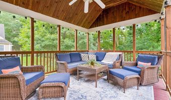 136 Davis Rd, Acton, MA 01720